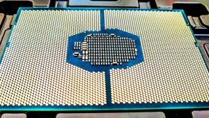 مشخصات پردازنده گلد 6240 زئون اینتل (Intel Xeon Gold 6240)
